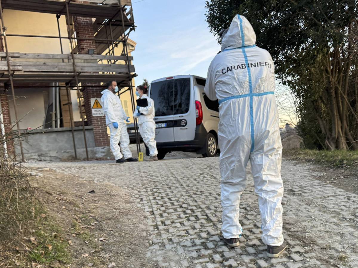 Carabinieri eseguono i rilievi nella villa dove l'ex sciatrice Vera Schenone, ha sparato al vicino Stefano Milanese ferendolo gravemente