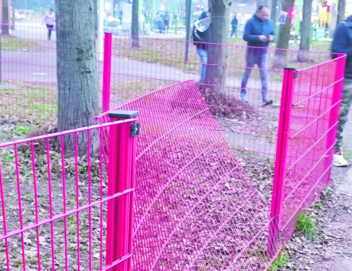 Degrado al parchetto di Maciachini. "Ecco l'attenzione per le periferie..."