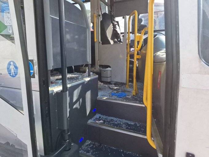 Cisgiordania, spari contro un bus israeliano: 3 morti