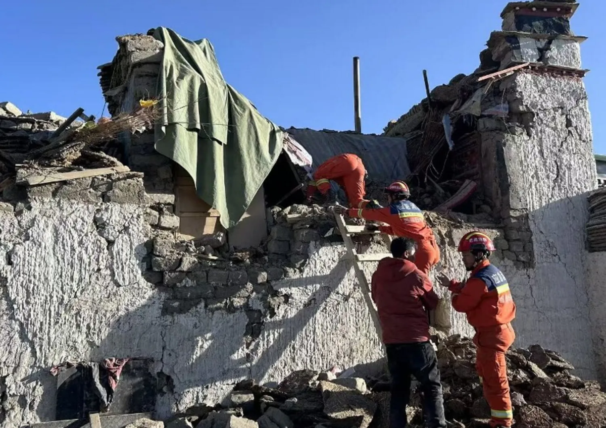 Terremoto di magnitudo 7,1 tra Tibet e Nepal. "Centinaia di morti e feriti"