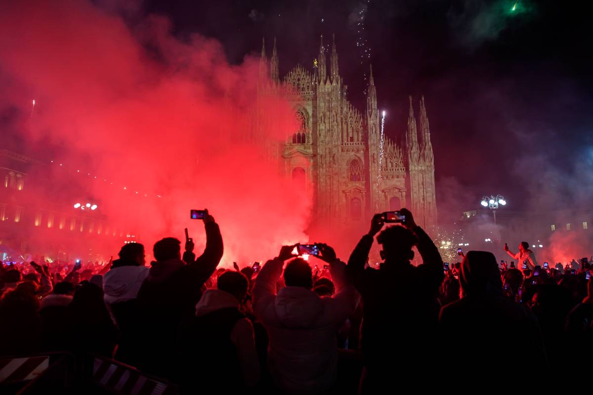 "La poliziotta era in lacrime...". Parla la studentessa che ha denunciato le violenze in Duomo