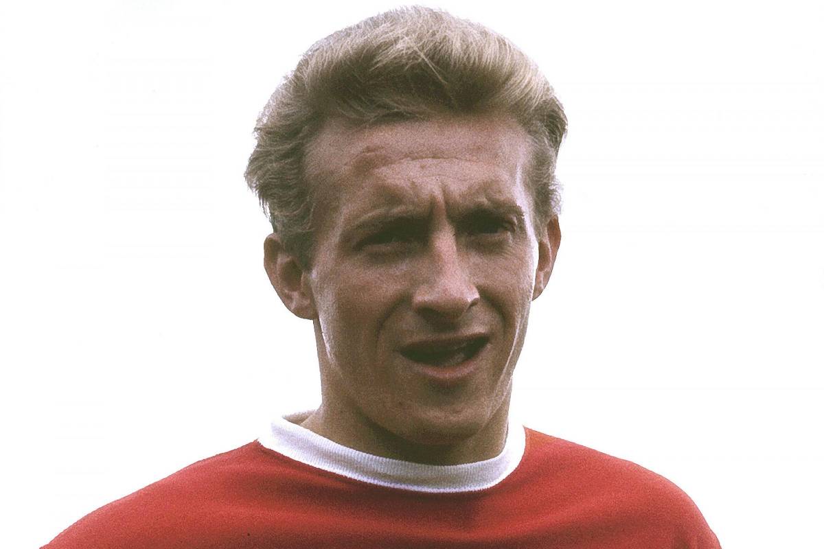 Addio a Denis Law. L'album dei grandi del calcio è sempre più vuoto