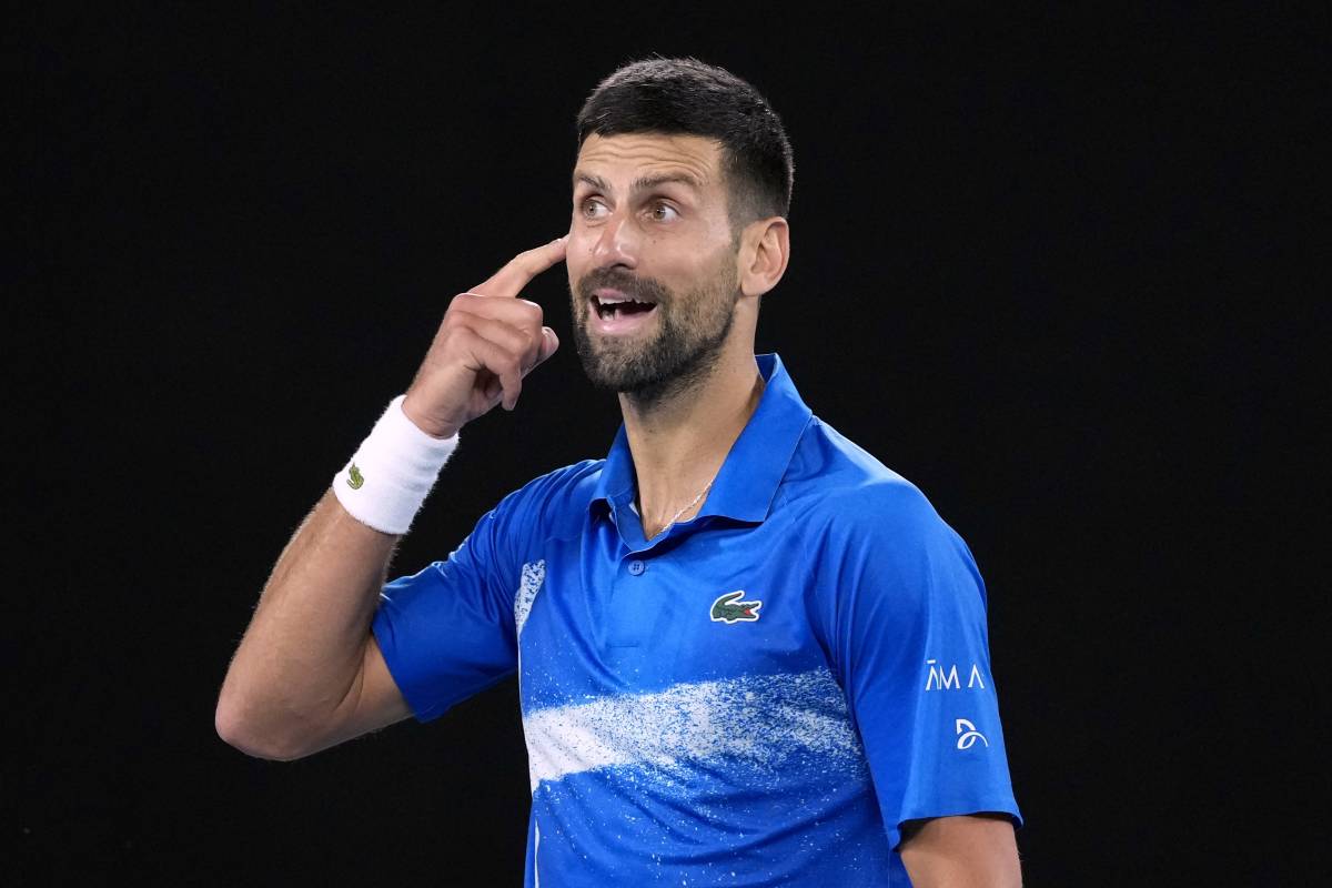 "È un...", furia Djokovic agli Australian Open: ecco cos'è successo