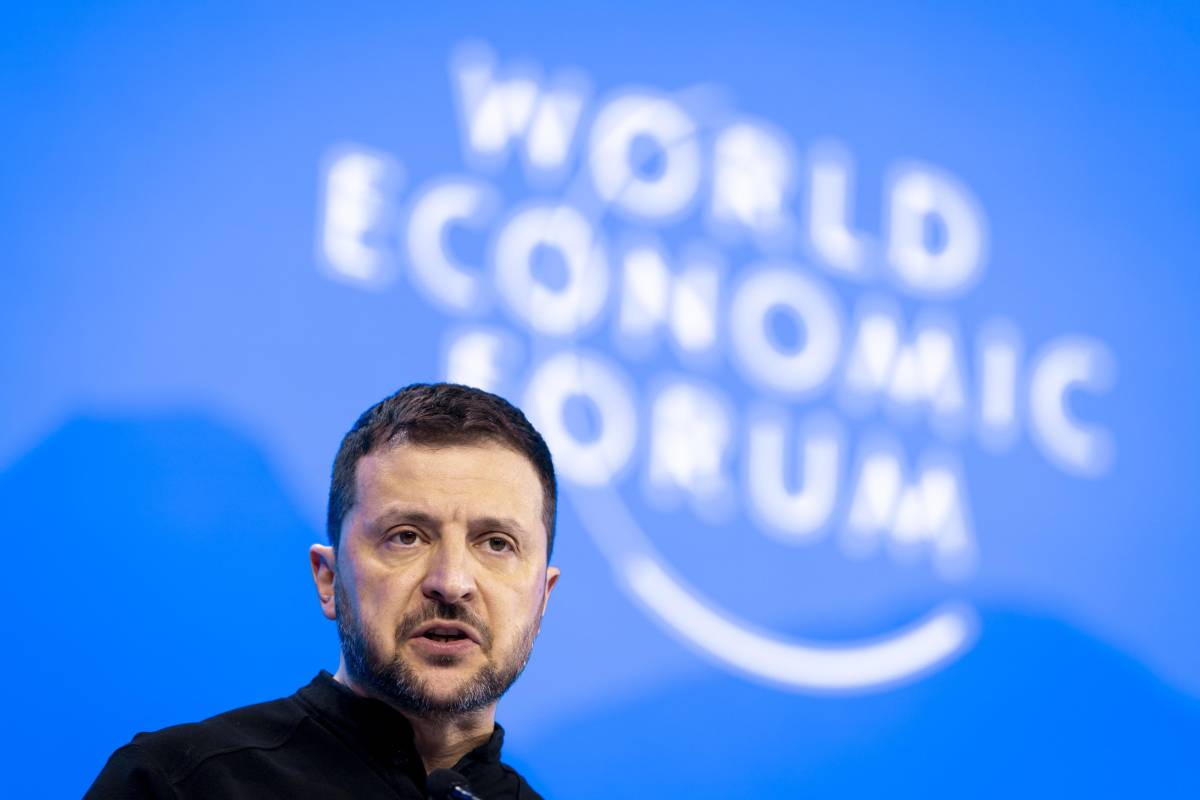 Zelensky e il tavolo della pace: "Impossibile escludere Kiev"