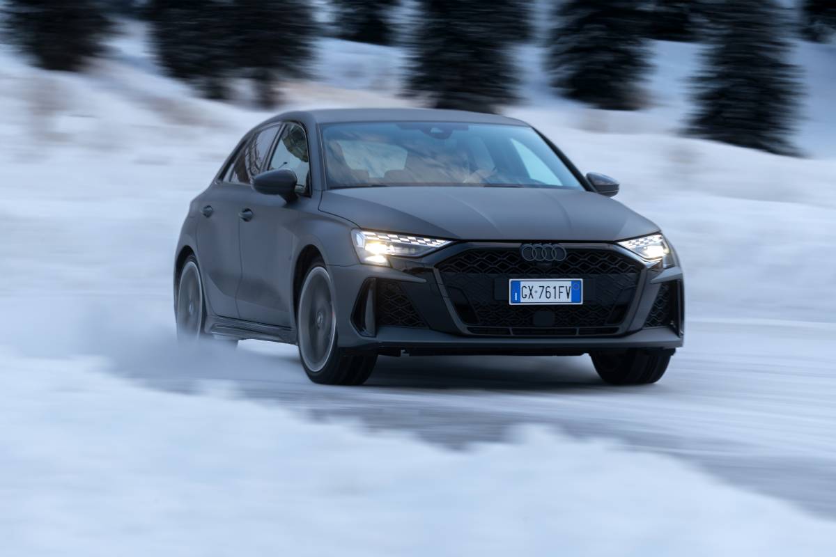 Le due anime di Audi: il bombardone Audi RS3 e la sostenibilità con le Q4 elettriche