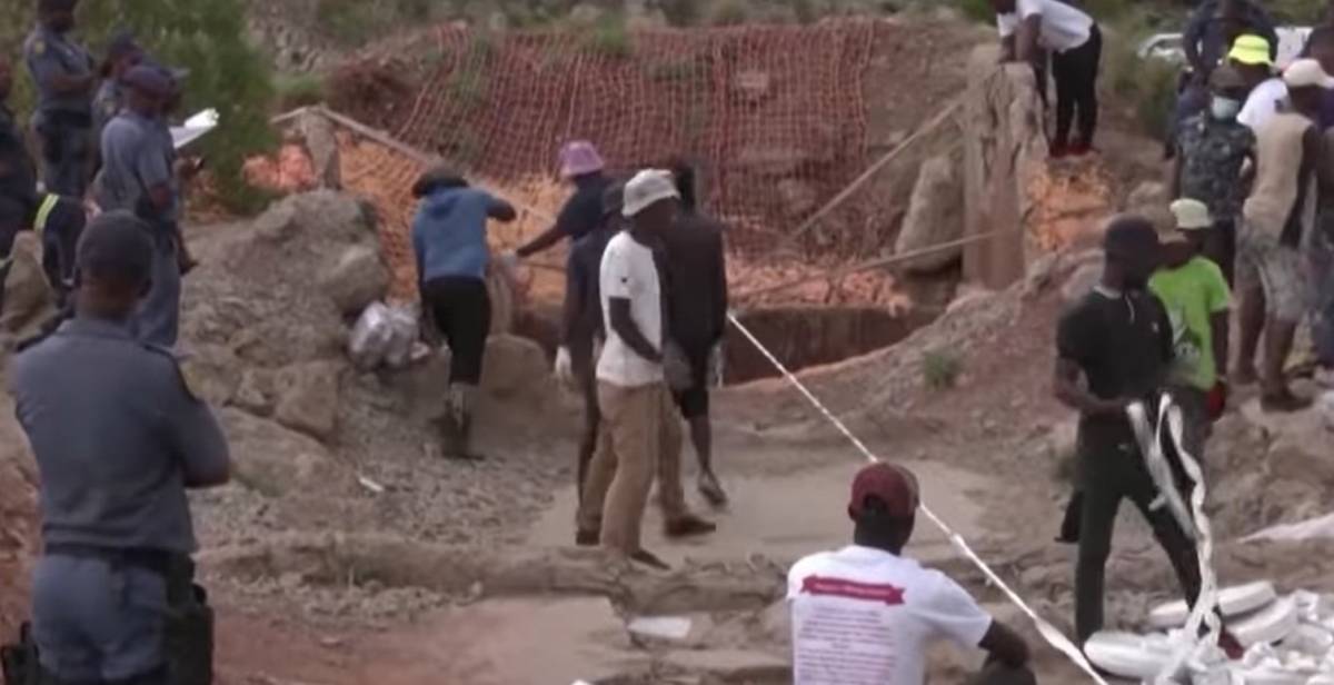 "Mancava cibo, alcuni si sono dati al cannibalismo". L'orrore nella miniera (illegale) d'oro