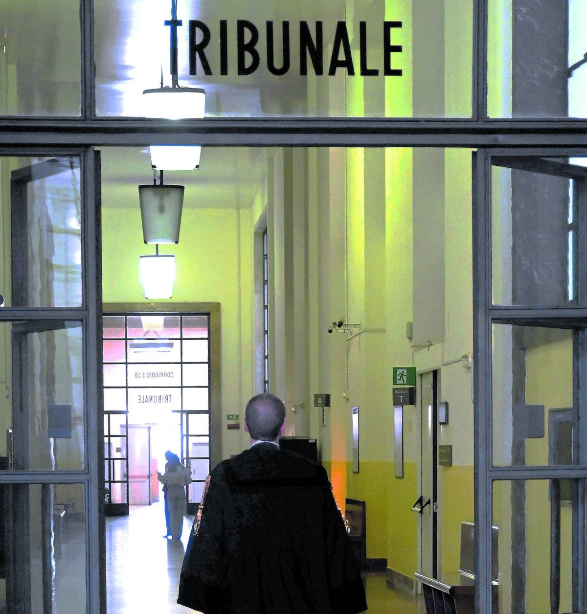 Perquisizioni e sequestri nell'ufficio di un dipendente dell'ufficio Gip del Tribunale di Milano