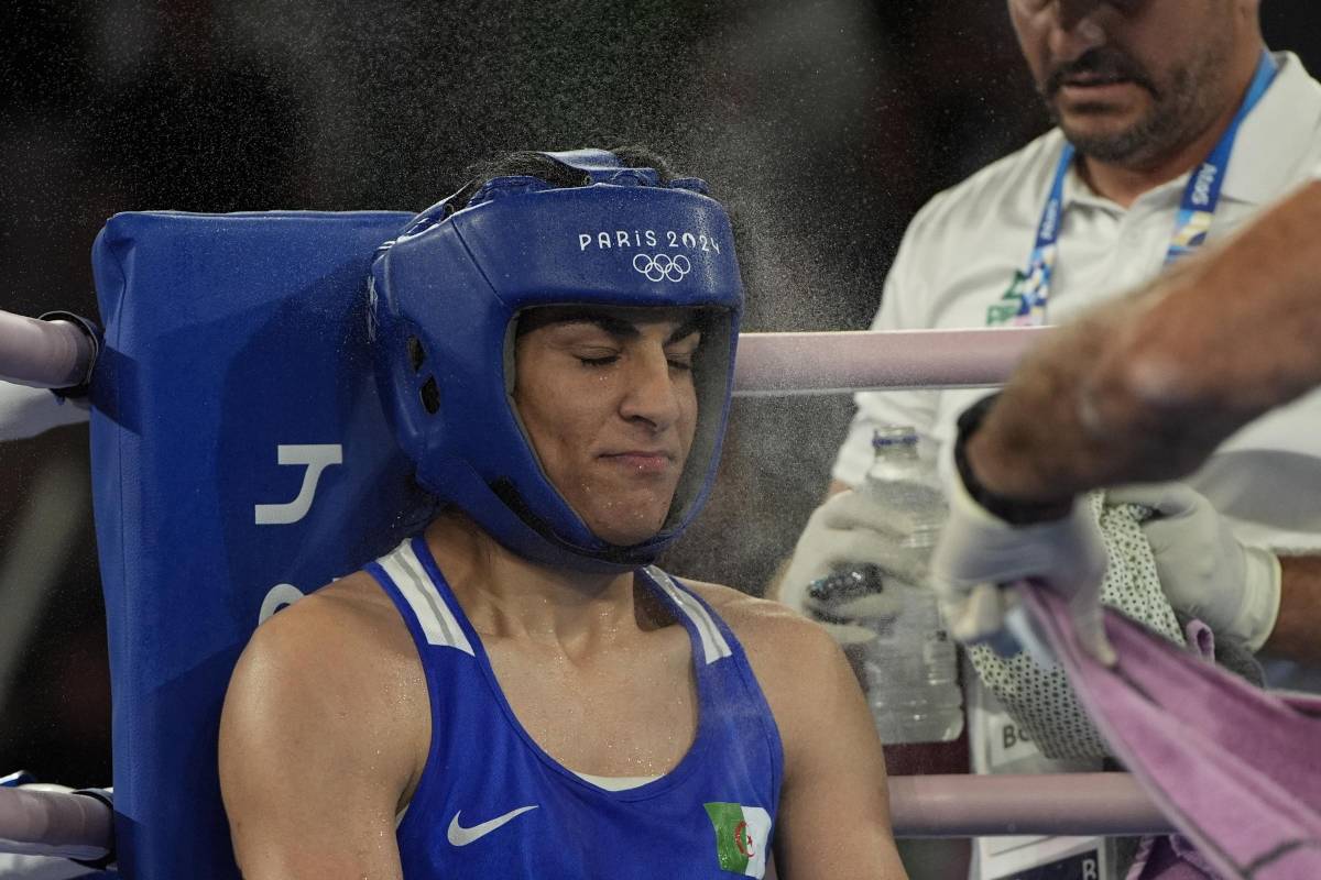 "Alto livello di testosterone".  Imane Khelif fuori dai Mondiali di boxe