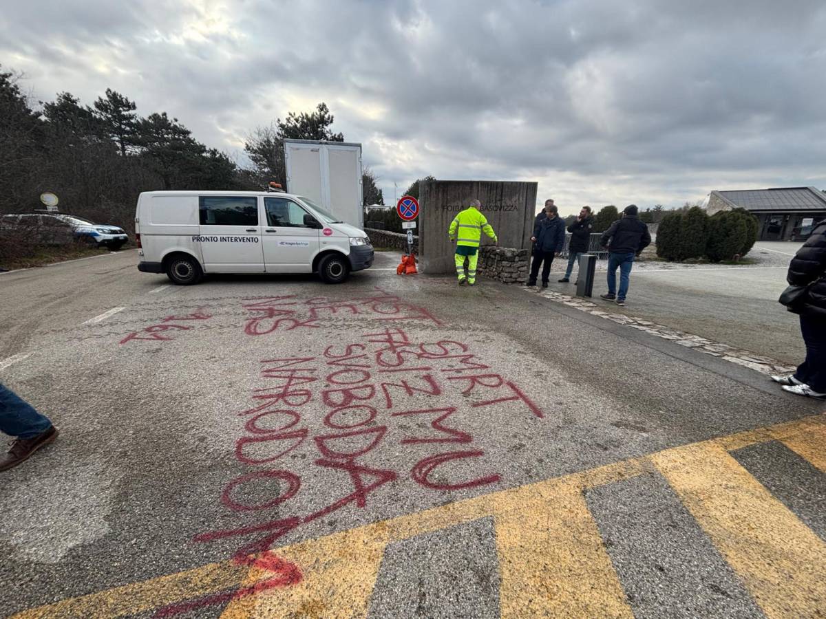 Sfregio alla foiba, Mattarella: "La storia non torna indietro". Meloni: "Oltraggio"