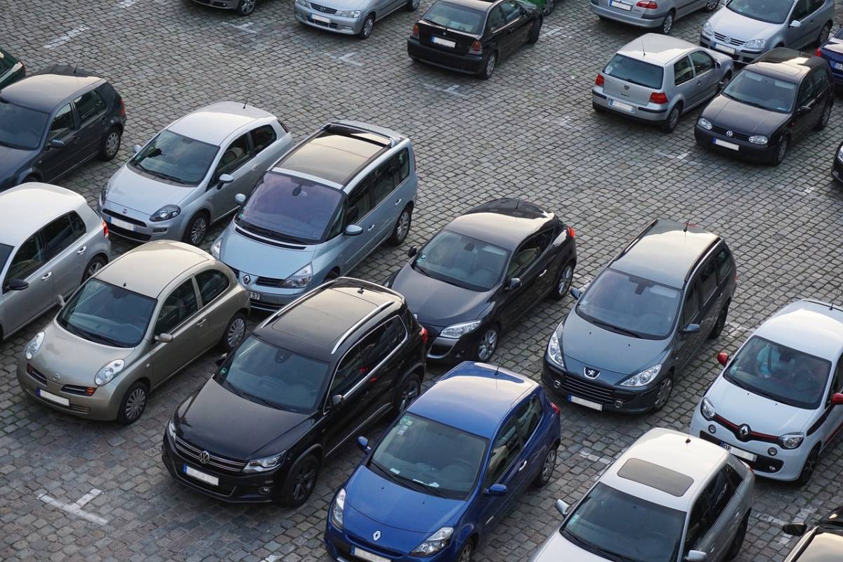 Parcheggio condominiale: la delibera assembleare non può assegnarlo in via esclusiva