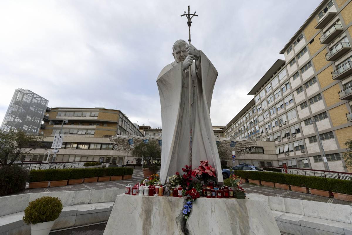 "Notte tranquilla": l'aggiornamento sulla salute di Papa Francesco. Come sta