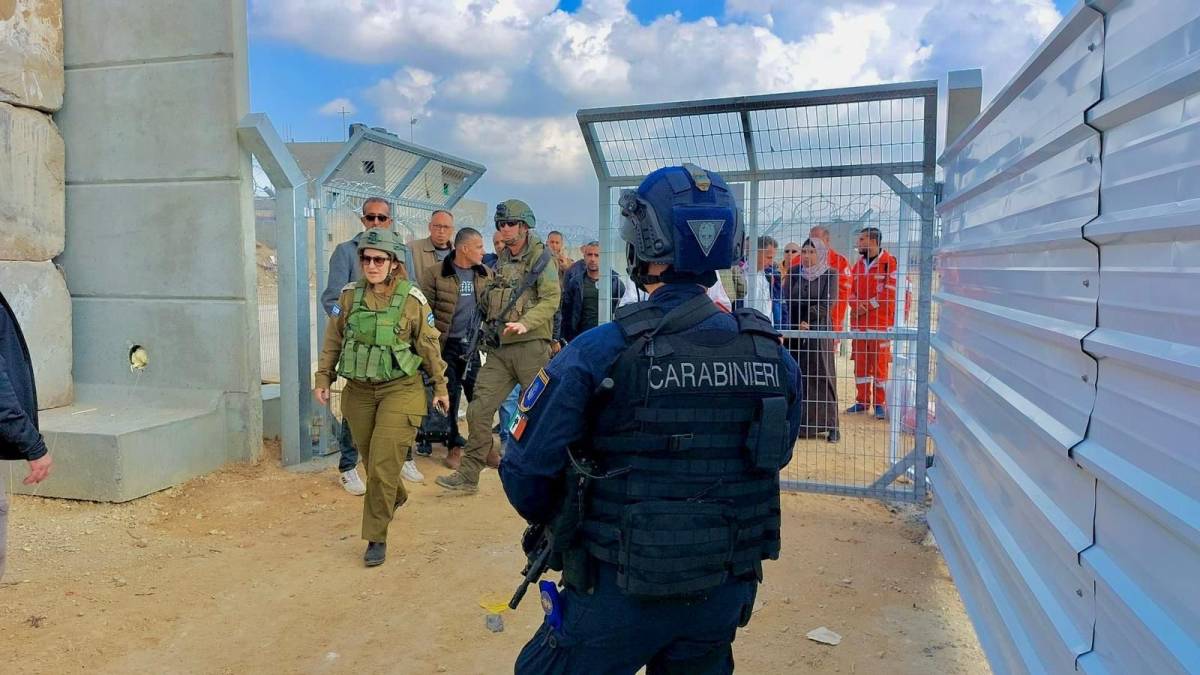 I nostri Carabinieri schierati al valico di Rafah. Aiuti umanitari alla popolazione nella missione Eubam