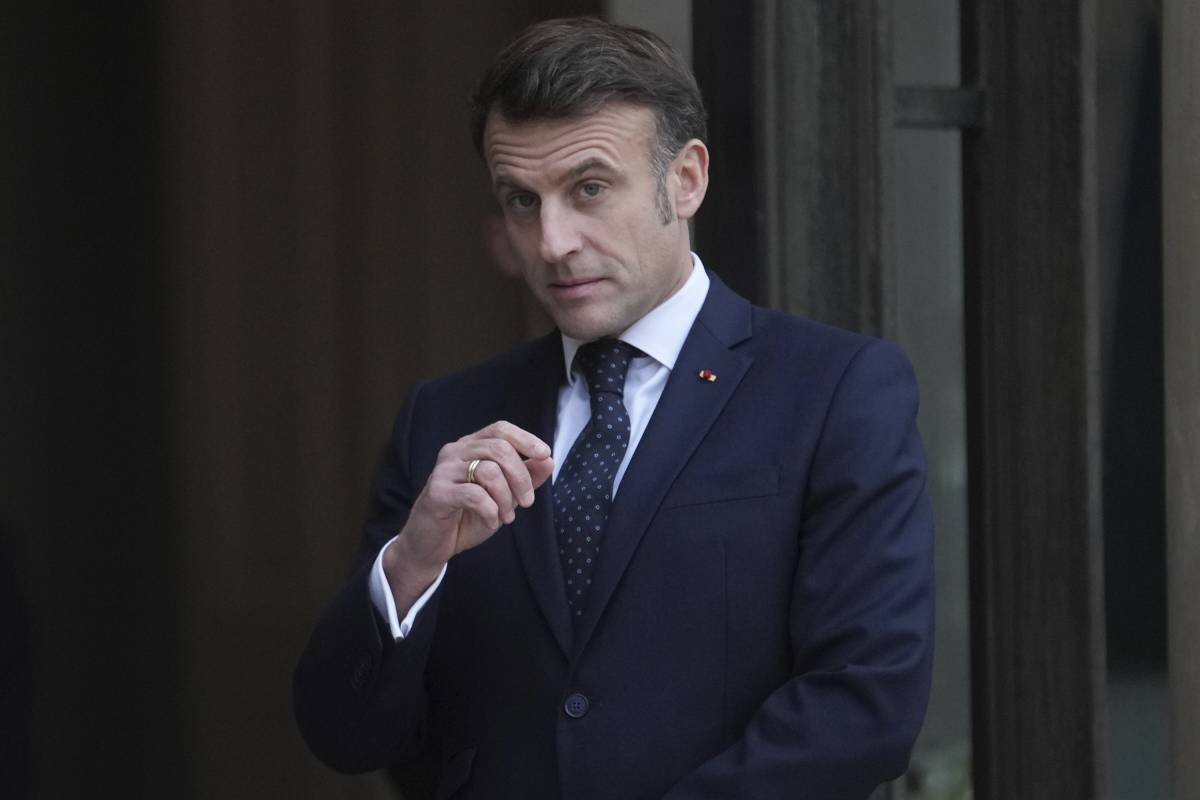 Macron ceda il posto all'Onu