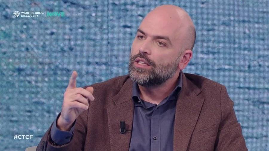 "Si comportano da banditi". Saviano senza freni: altri insulti contro il governo