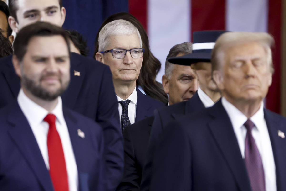 Apple risponde “presente” a Trump e investe 500 miliardi negli Usa