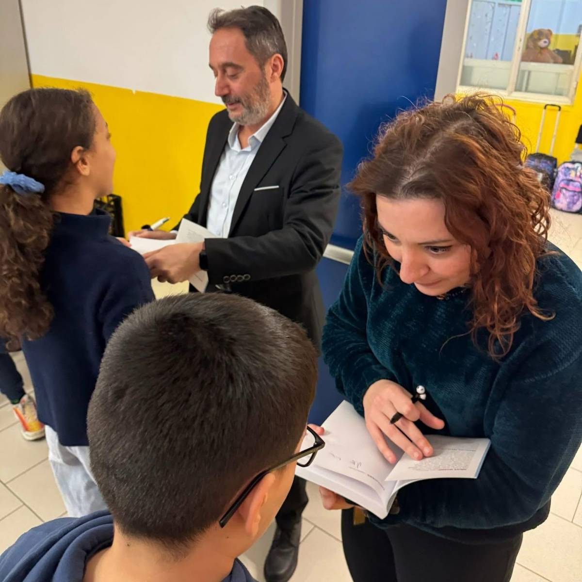 Il sindaco a scuola regala il libro gender di Veltroni