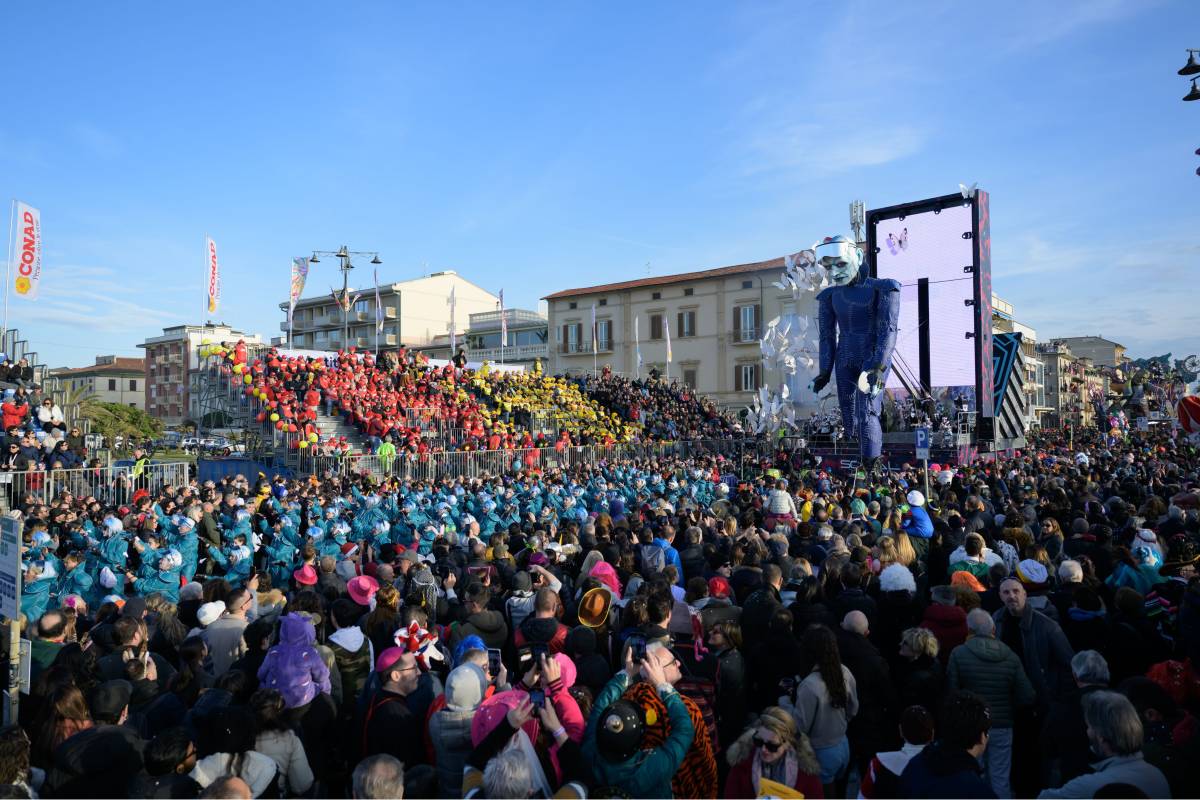 Luca Ramacciotti: “Il carnevale di Viareggio è uno strumento di critica e una risorsa economica e turistica importante”