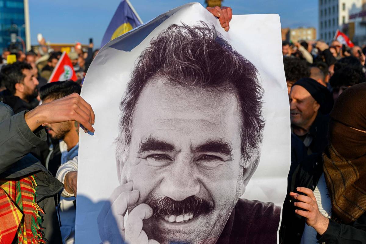 Ocalan firma la resa dei curdi