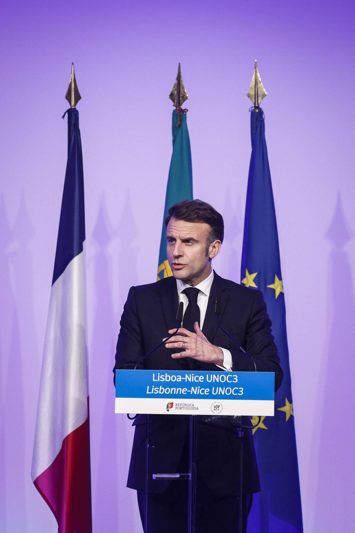 Macron guerrafondaio senza i nostri soldati