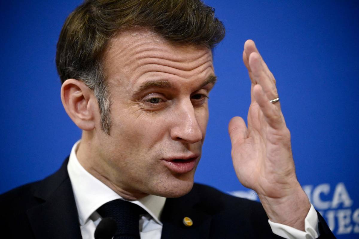 "Ue pronta con dazi su acciaio e alluminio": Macron minaccia Trump