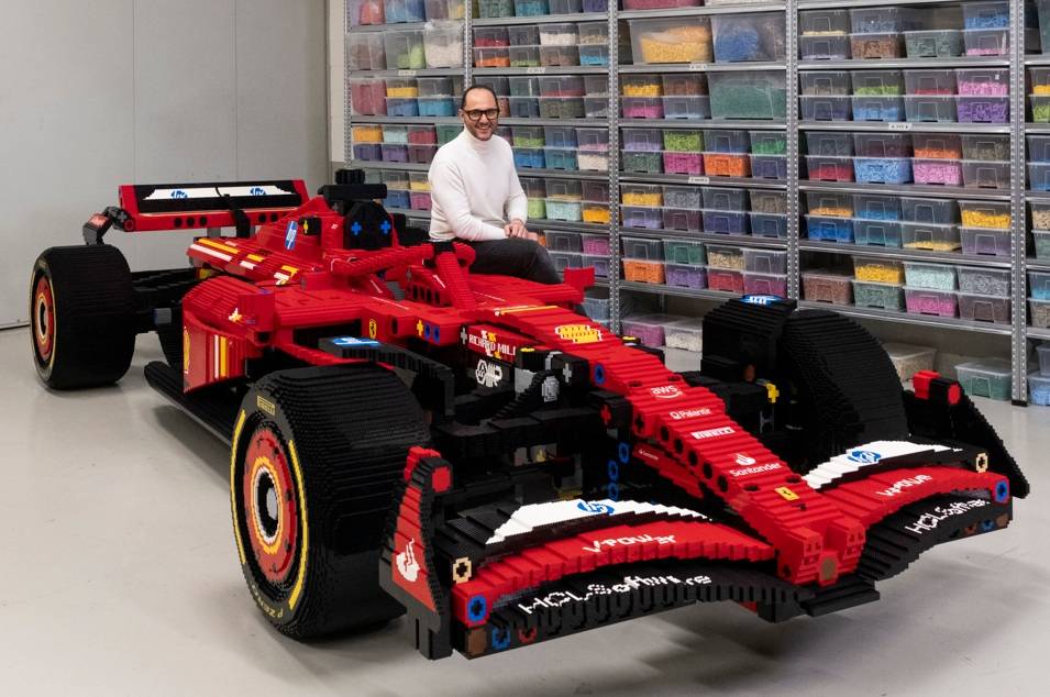 Lego presenta Technic Ferrari SF-24, 562mila pezzi per omaggiare l'ingegneria italiana