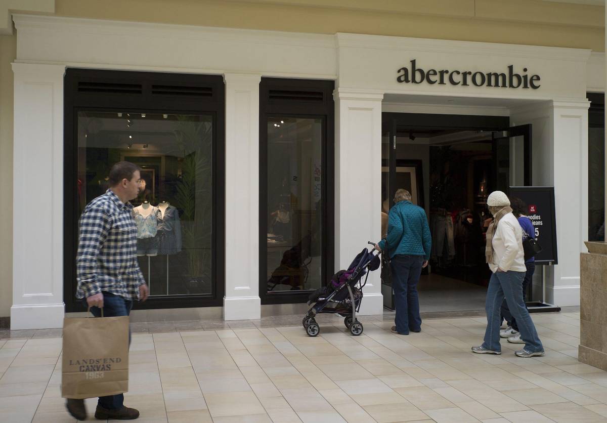 I dazi “spogliano” Abercrombie & Fitch, tonfo del titolo a Wall Street