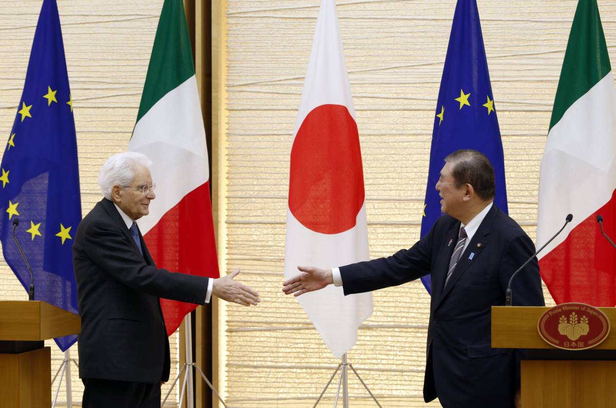 Mattarella punge il presidente Usa: "Pace giusta e garantita per Kiev e mercati aperti alla collaborazione"