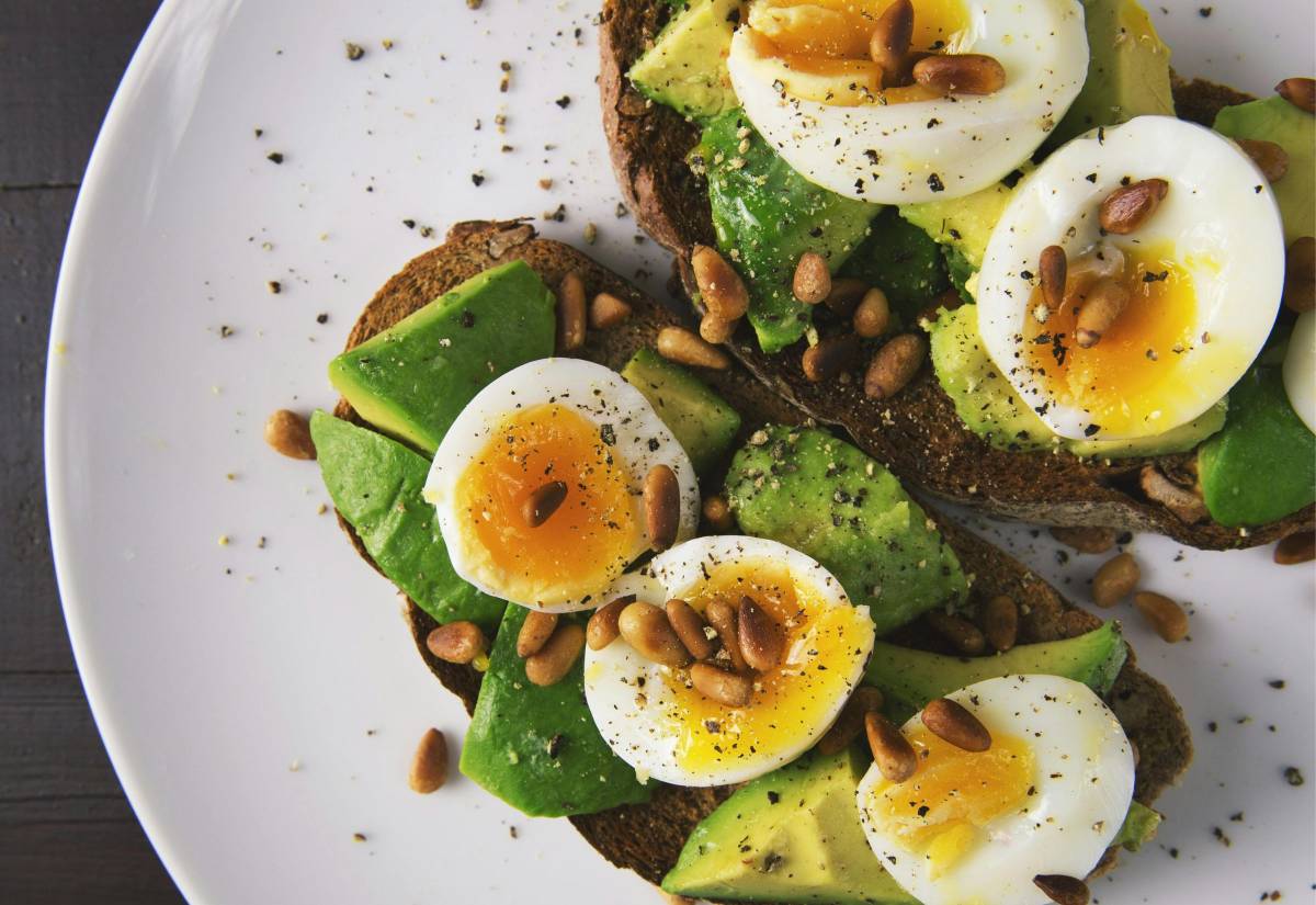 Avocado toast: 5 ricette golose che fanno bene alla salute