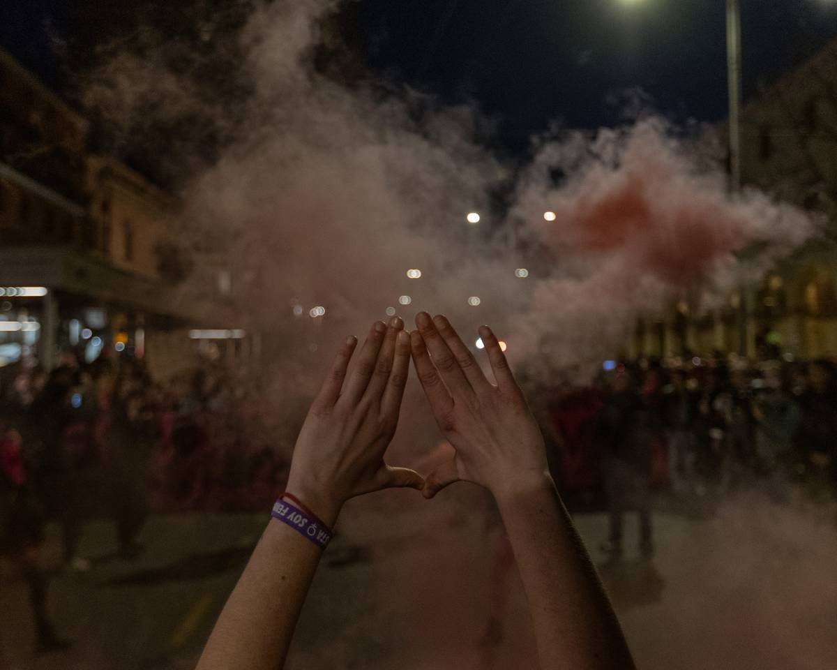 "Siete degli stupratori". Le femministe accusano di violenze gli antifà di Bologna