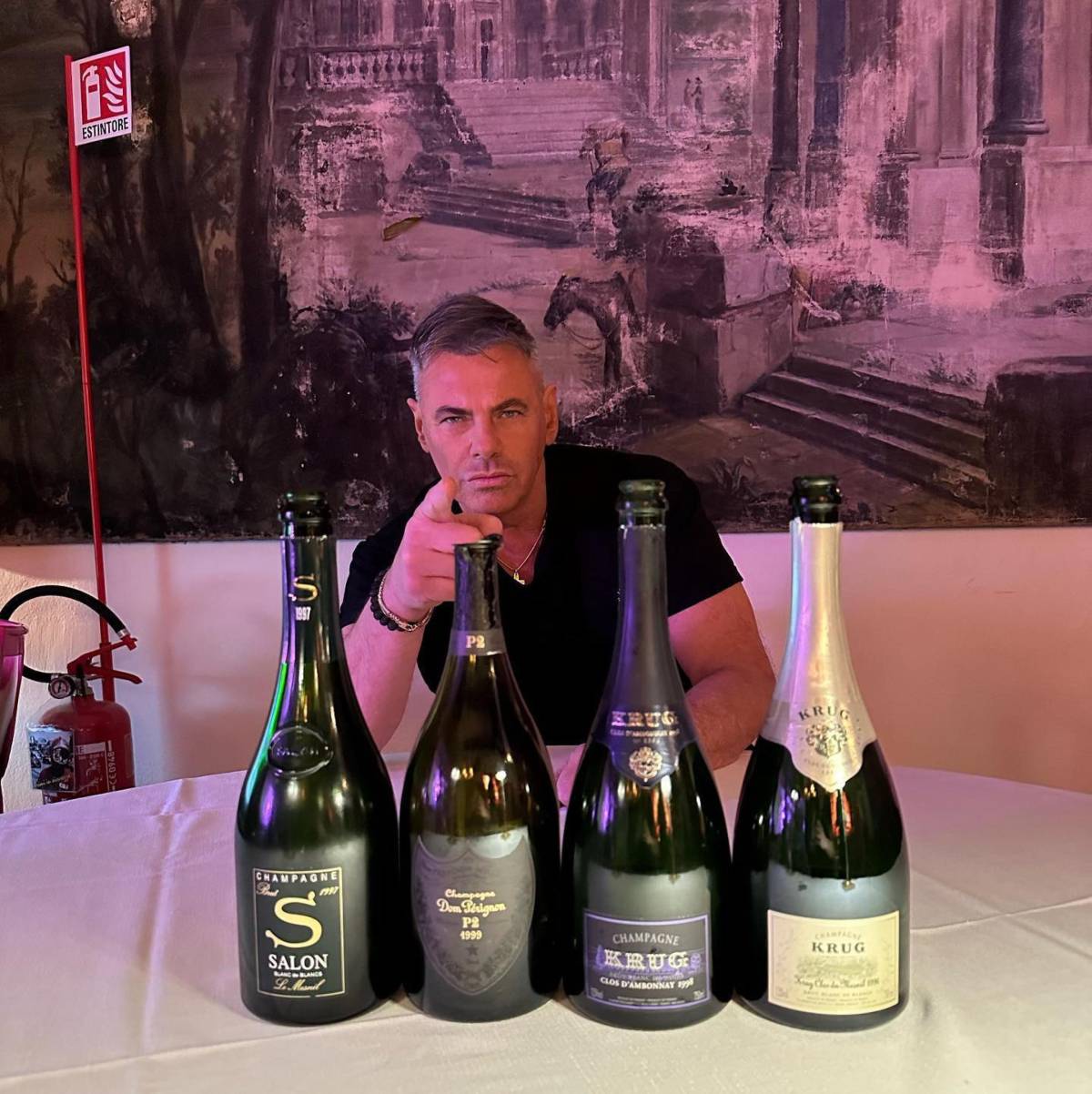 Gli influencer della Gintoneria fanno boom. Filippo Champagne: "Io, meglio di Corona"