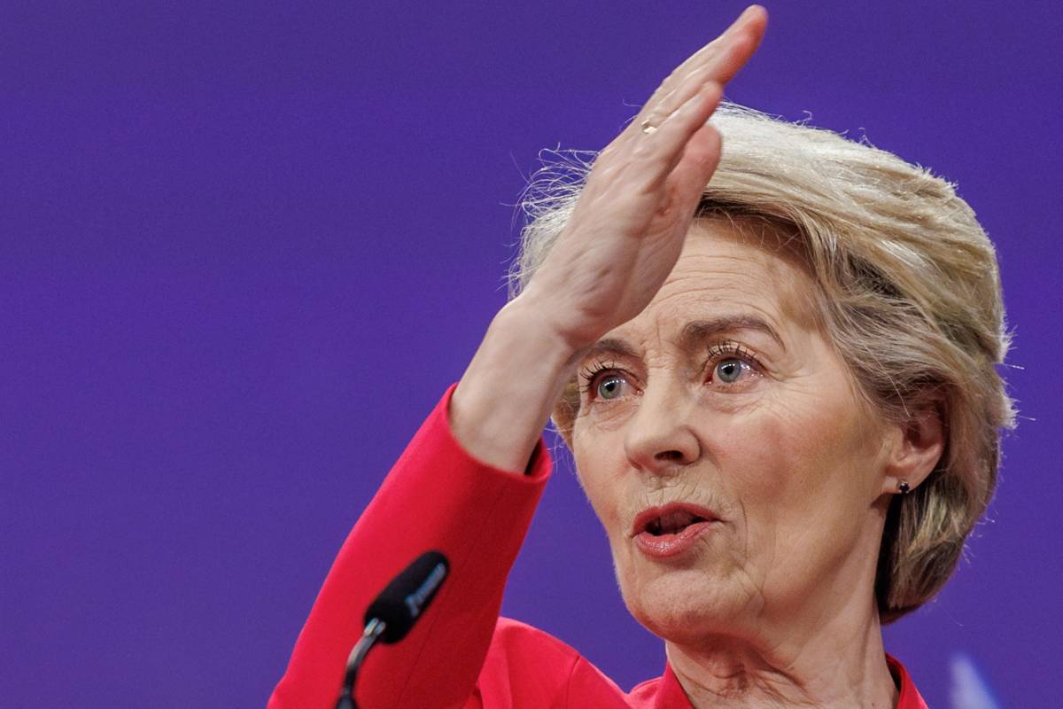 I timori dell'Ue e il rilancio di von der Leyen. "Pronti alla guerra, riarmati entro il 2030"