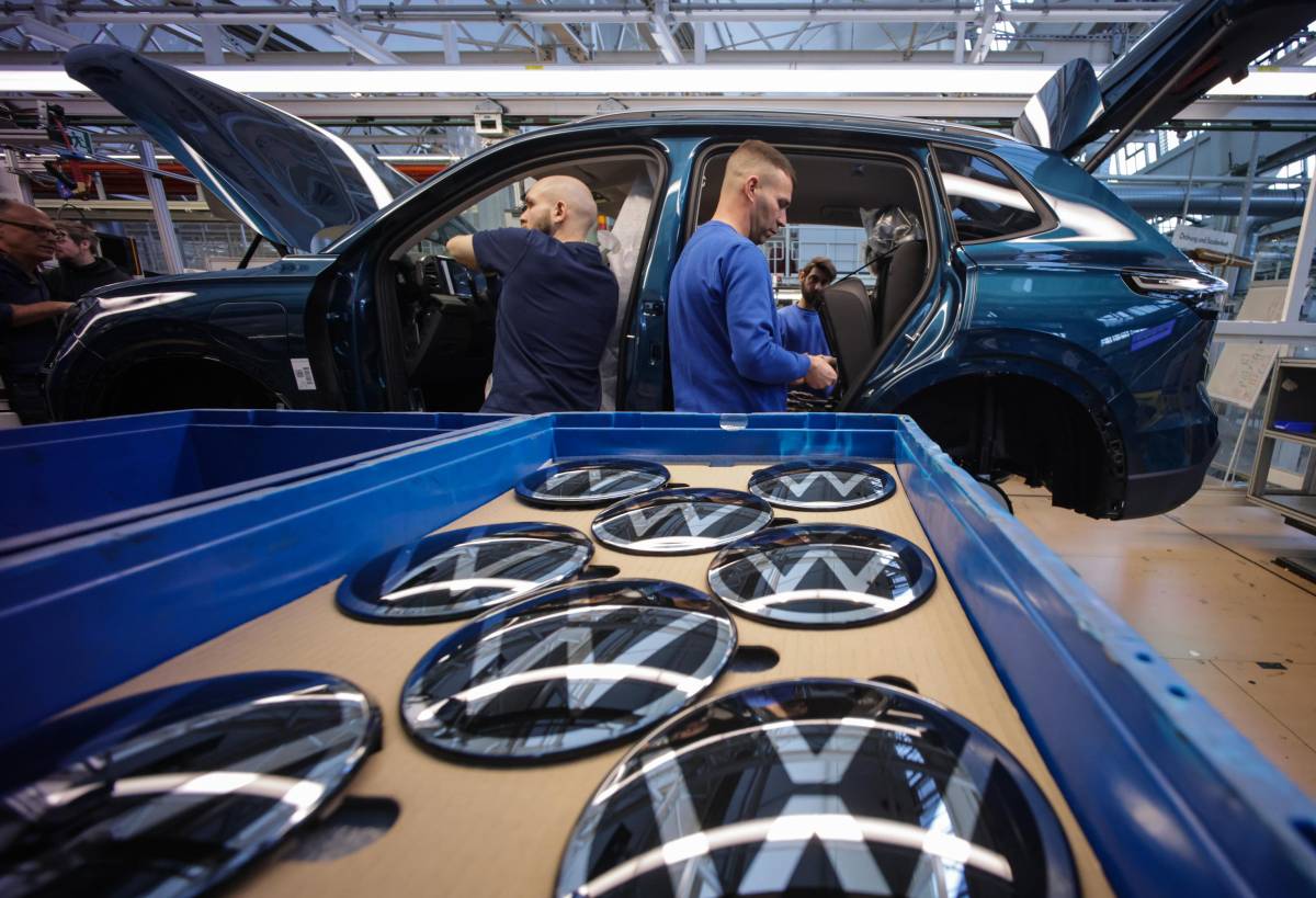 Volkswagen, conti in rosso: l'utile netto crolla del 30%