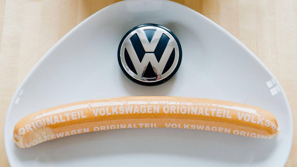 Le salsicce vendono più delle macchine: Volkswagen celebra il suo nuovo record