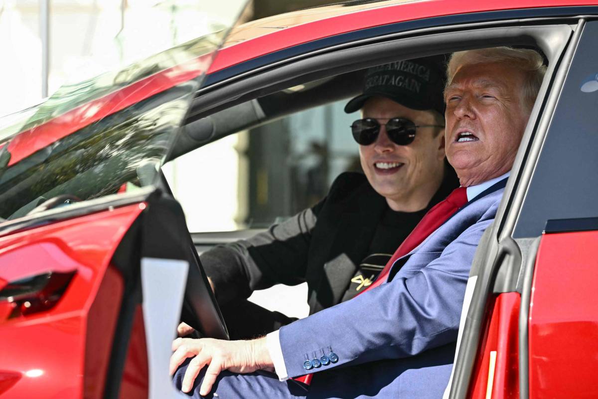 Tesla avvisa Trump: "Queste ritorsioni faranno impennare i costi di tutte le auto"