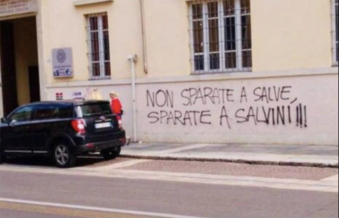 "Sparate a Salvini". Ecco cosa condivideva il collaboratore della Salis