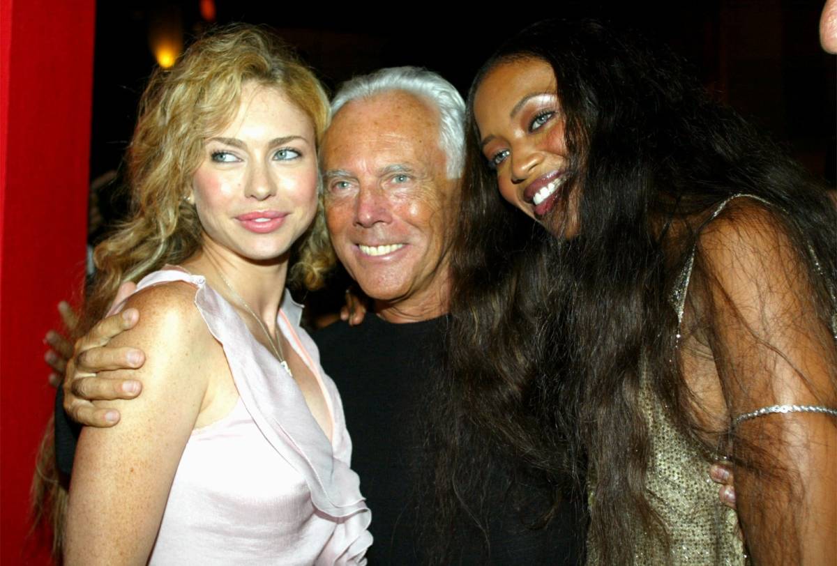 Yvonne Sciò insieme allo stilista Giorgio Armani e alla modella Naomi Campbell