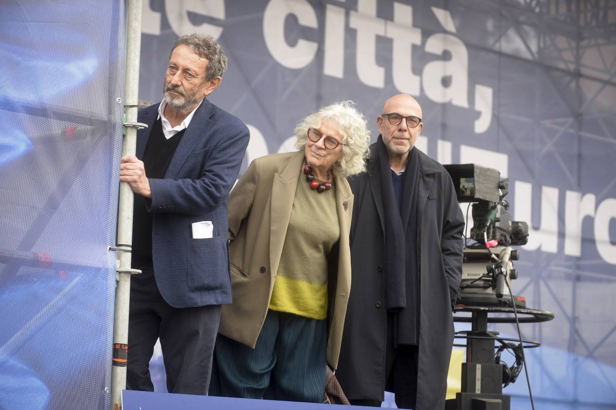 Sinistra a scrocco in piazza del Popolo. Sit-in di Serra e vip pagato dal Comune: spesi 270mila euro