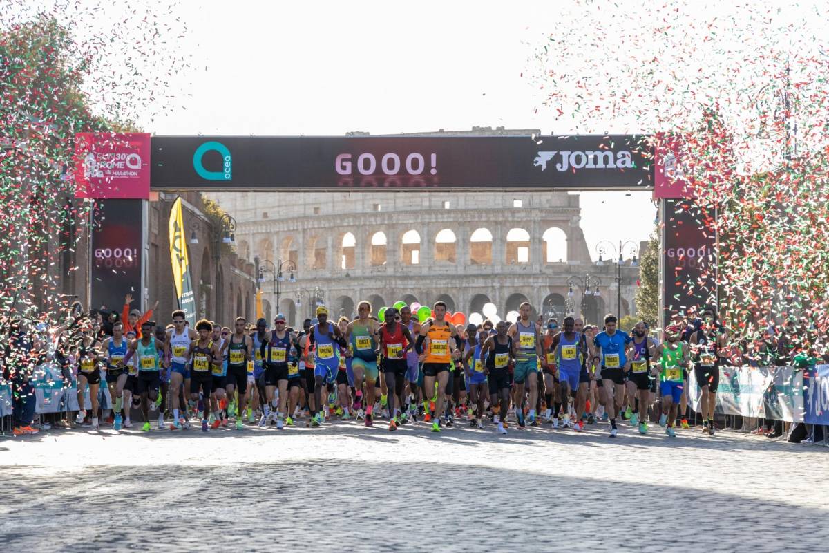 Successo Maratona dell'acqua e Roma si colora con lo sport