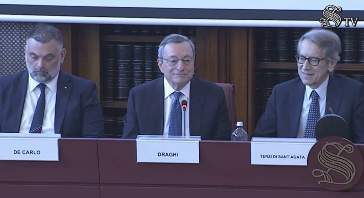 "Vedo che guardate l'orologio": la frase di Draghi che ha spiazzato tutti