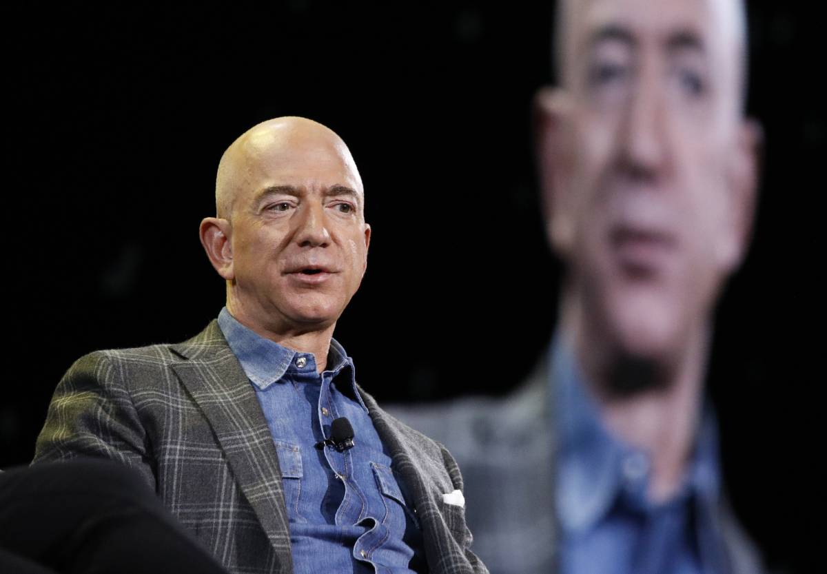 Ora Amazon dica quanto paga gli operai cinesi