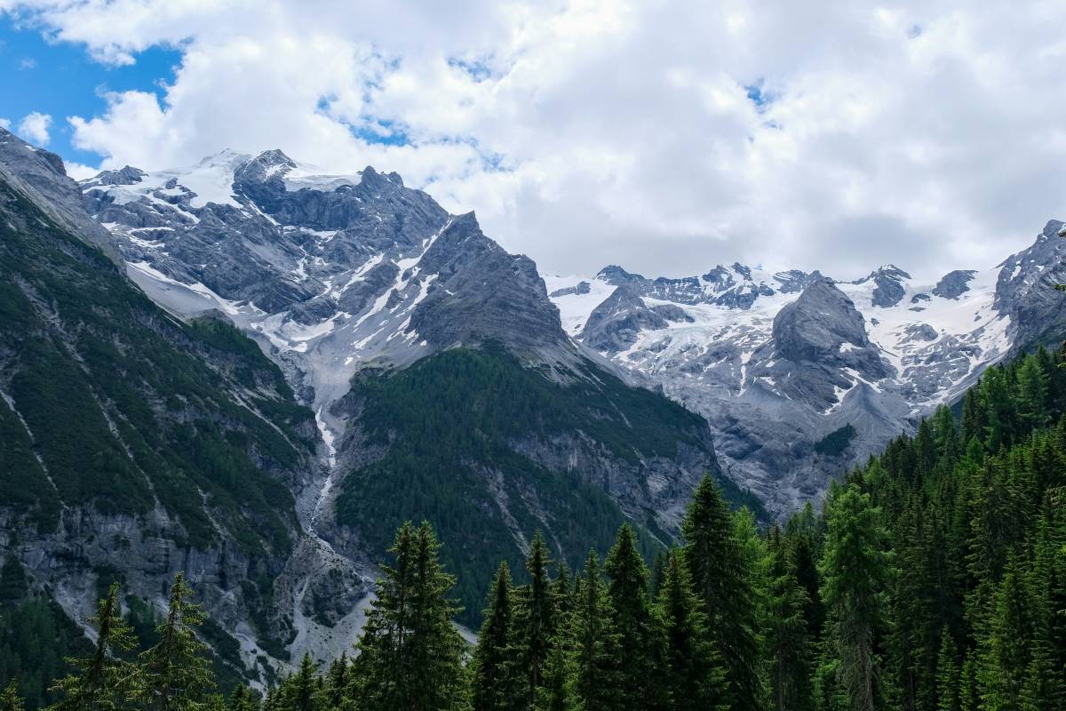 Il Giro "tira la volata" ai Giochi invernali. Le tre tappe lombarde con Bormio e Mortirolo
