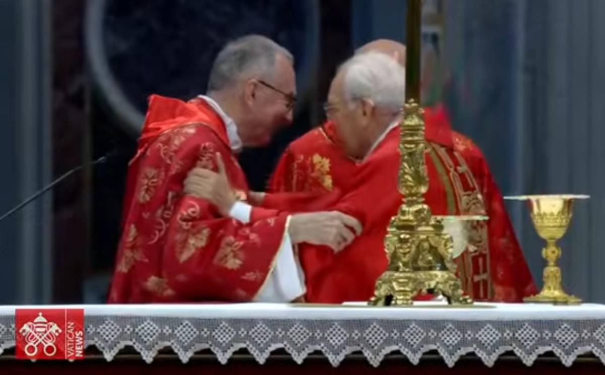 Re, preghiera per il Papa. "Che scuota le coscienze"