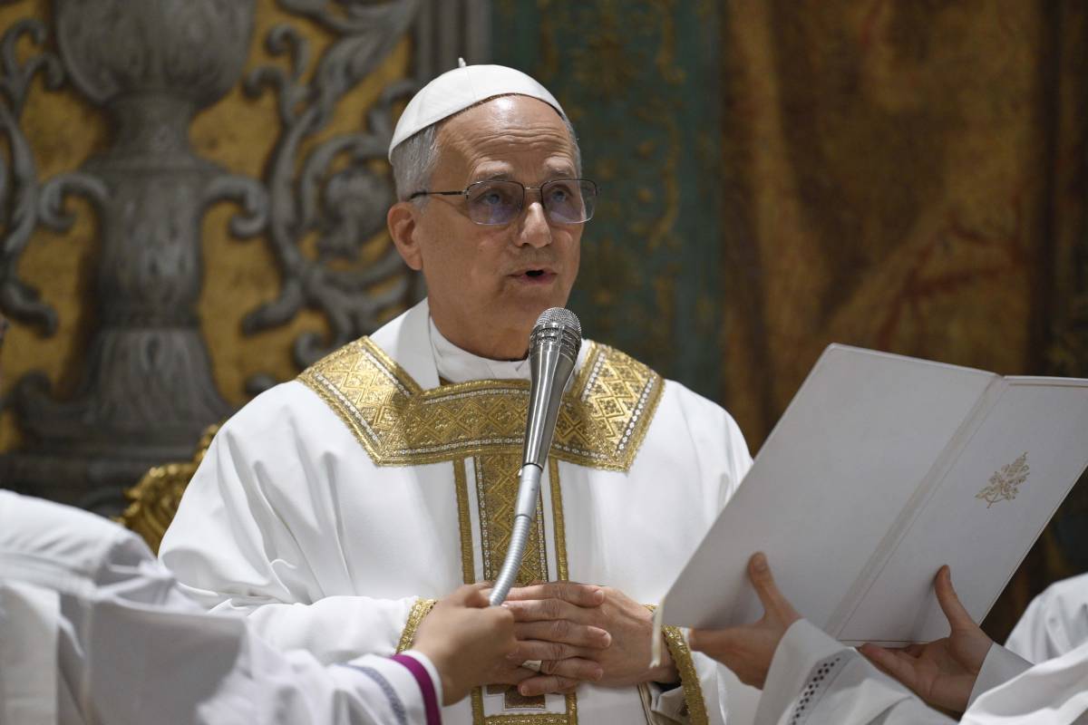 Prima messa per Leone XIV in Cappella Sistina: "Gesù ridotto a superman è ateismo di fatto"