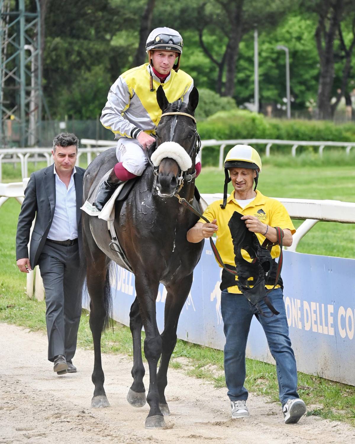 Goldenas al rientro dopo il In a Tiff (Rm) f.te Ippodromo capannelle