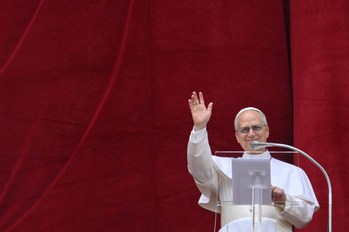Se Leone frena l'ossessione mediatica per il Vaticano
