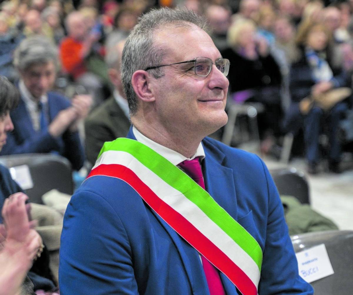 "Otto figli e già nonno a 47 anni. Sinistra incapace, vincerò a Genova"