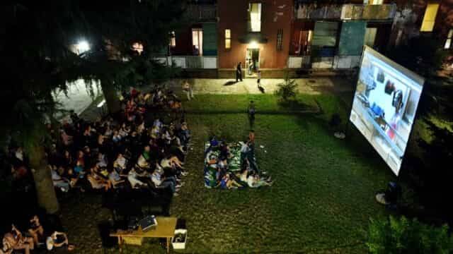 Colpo al Giambellino. "Rubato" il cinema che animava l'estate dei cortili popolari