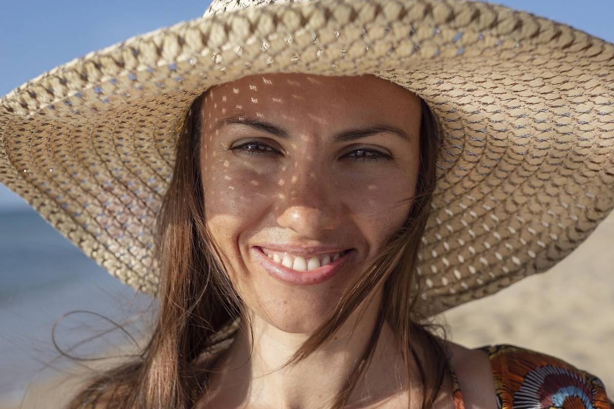 Preparare la pelle al sole, ecco cosa fare per un'abbronzatura sana