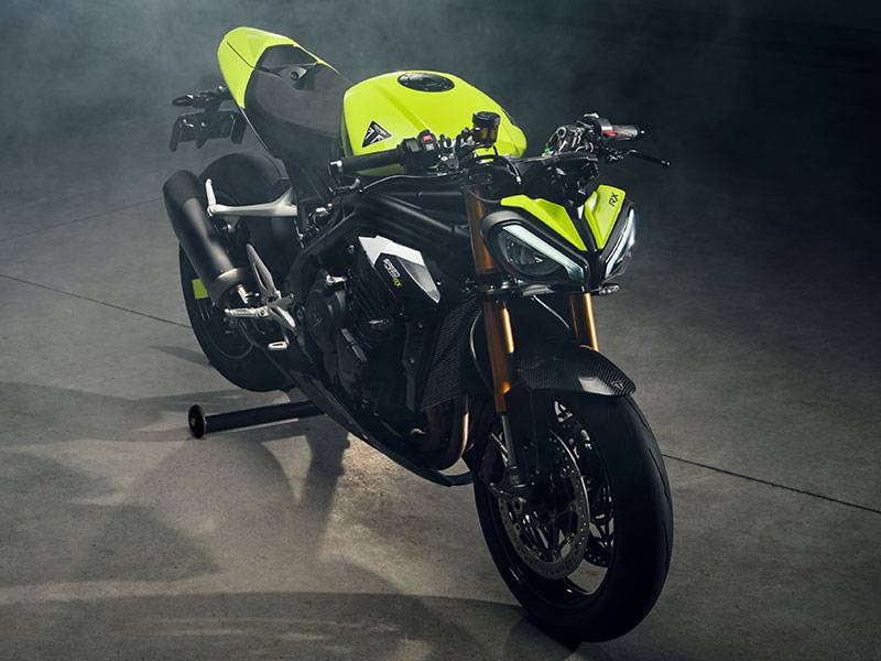 Triumph Speed Triple 1200 RX 2025: la nuova naked limited edition