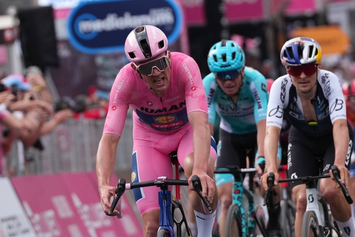 Giro d’Italia, fuga spettacolare di Bais e Milesi. A Matera vince ancora Pedersen